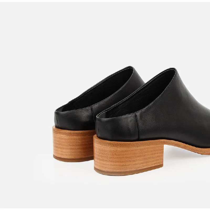 The Low Down Heeled Mule Black