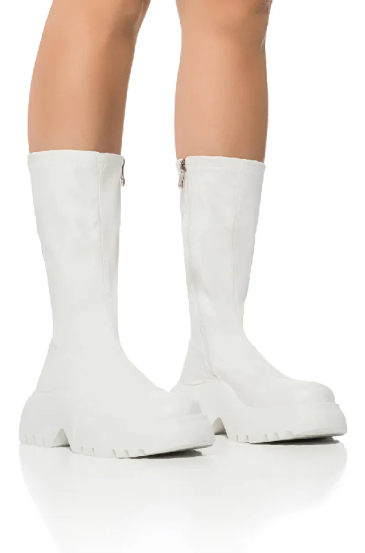 AZALEA WANG SWEETBAY WHITE FUTURISTIC BOOT