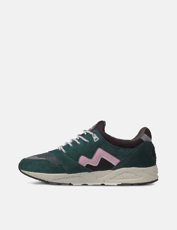 Karhu Aria 95 Trainers - June Bug/Roseate Spoonbill